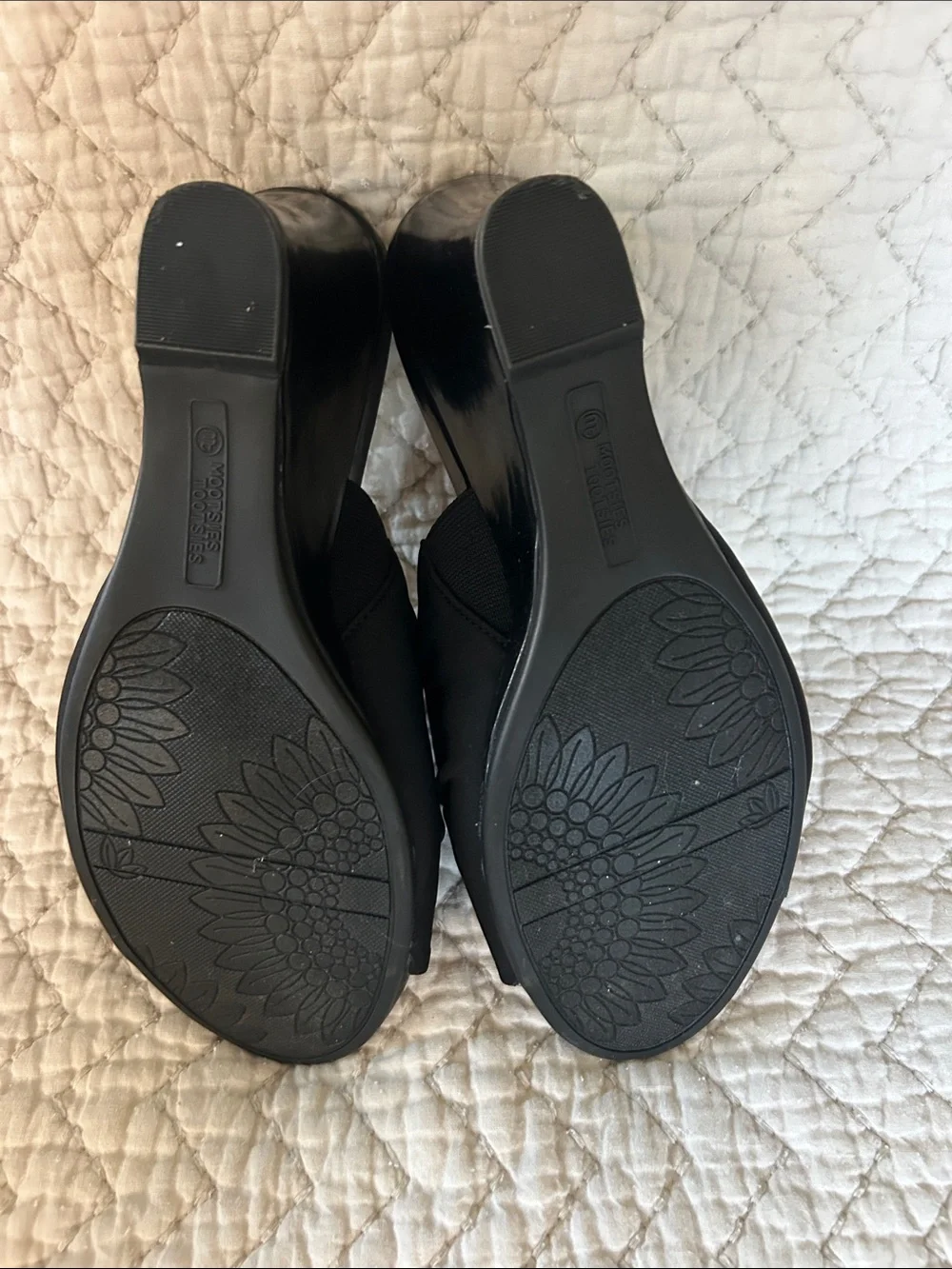 Mootsies Tootsies‎ black Slide Mule ruched upper strap low Wedge heel Size7.5